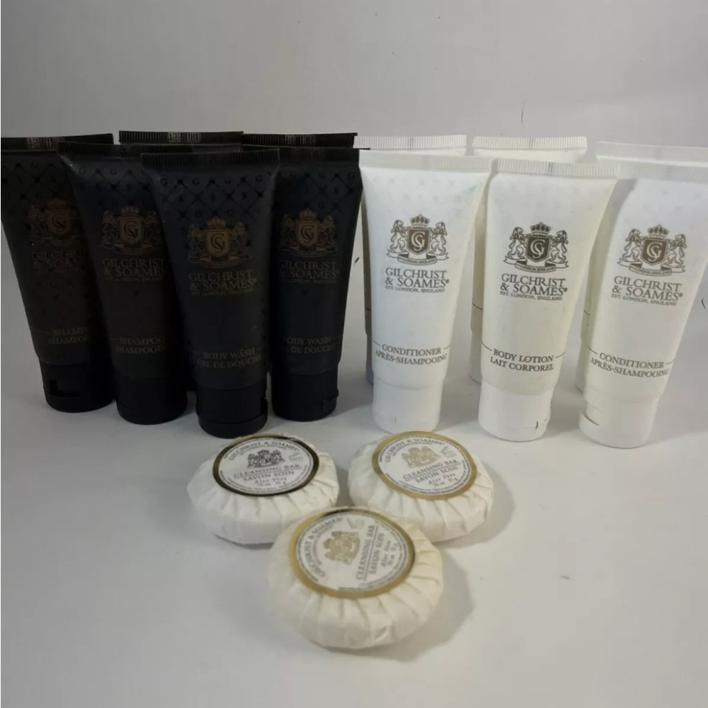 Gilchrist & Soames Travel Toiletry Set 16 items